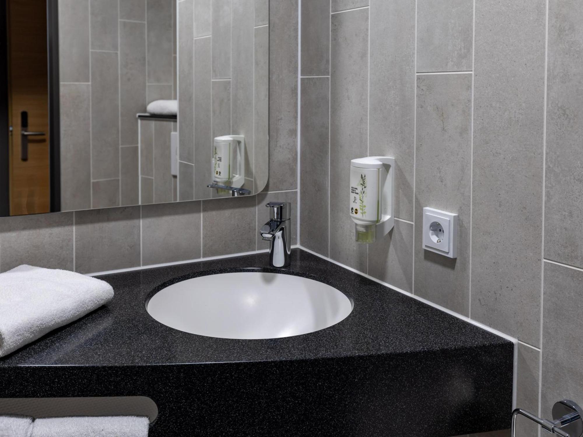 B&B Hotel Idar-Oberstein Ngoại thất bức ảnh